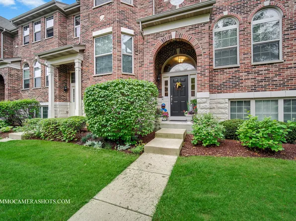 27W712 N Meadowview Dr, Winfield, IL 60190