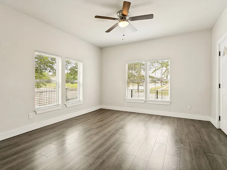 1201 S Palmetto — Photo 6