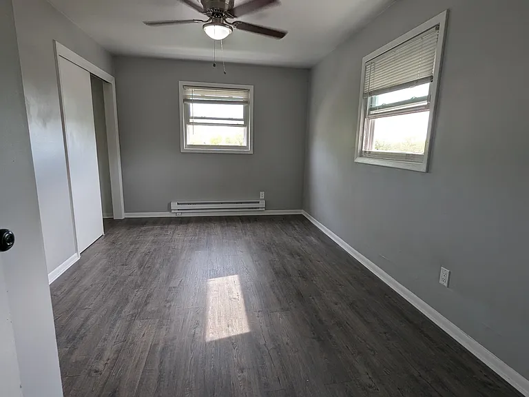 304 Hankes Ave #1 — Photo 7