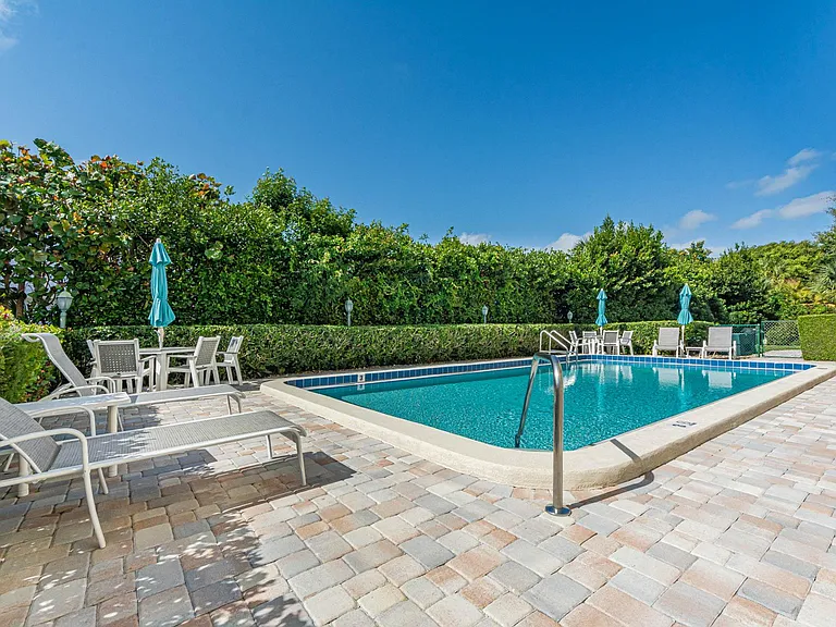 1715 Ocean Dr #3B — Photo 31
