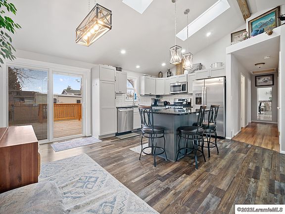 5th image of 1126 Mitchell St