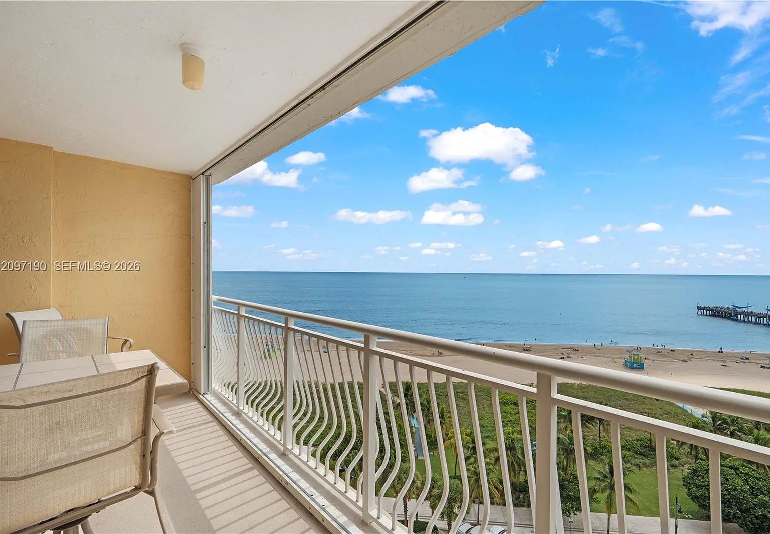 Bermuda House Condominium — Photo 2