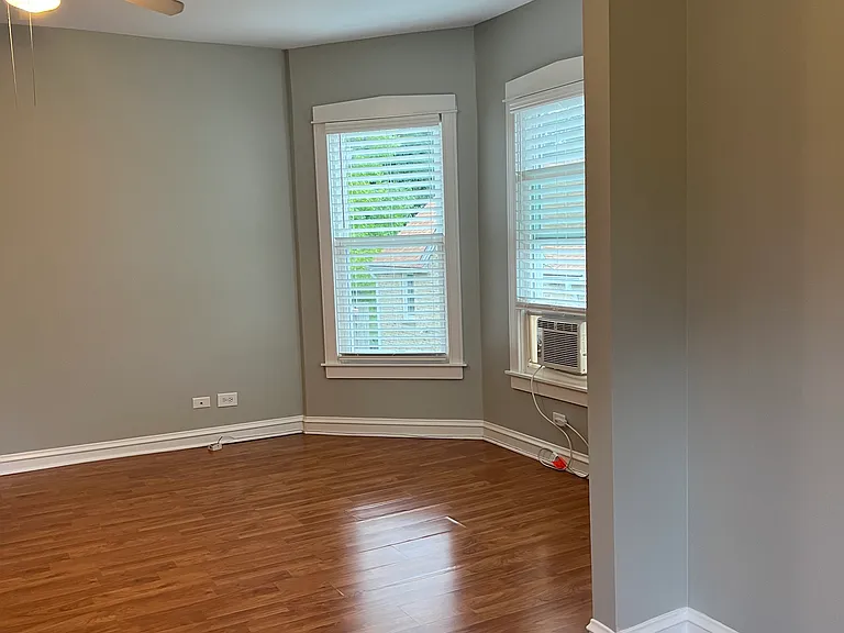 1566 Dewey Ave #2R — Photo 8
