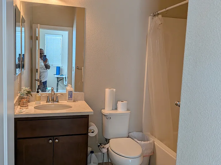 Jack and Jill Bath (BR 1 and 2)