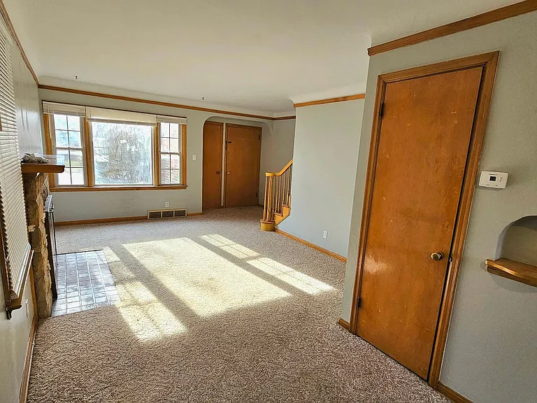 548 Arlington Ave — Photo 4