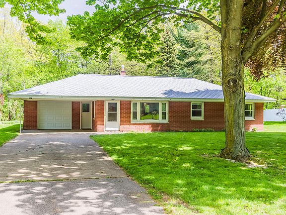 2nd image of 837 Oakdale Ct