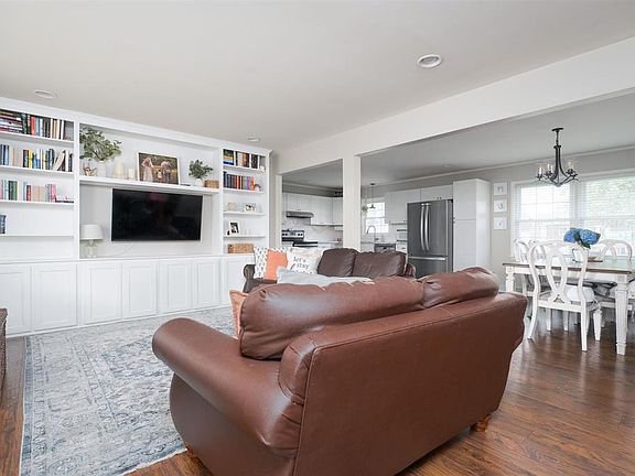 5th image of 731 Parkway Dr