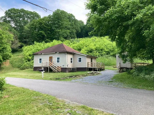 496 Beaver Creek Rd, Saltville, VA 24370