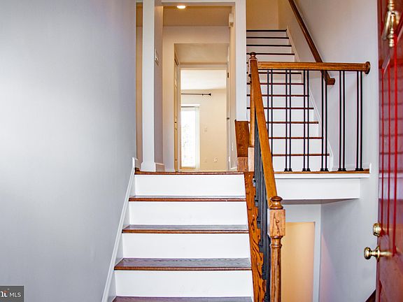 3rd image of 5227 Cannes Ct