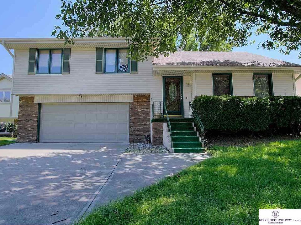 1st image of 15919 Marinda Cir