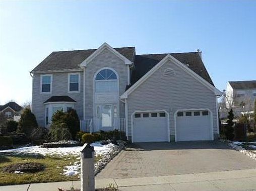 1st image of 34 Heritage Dr