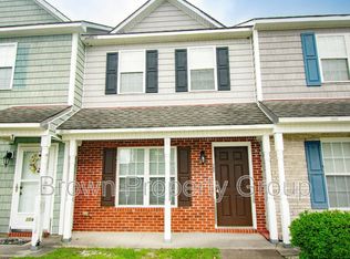 102 Springwood Dr, Jacksonville, NC 28546