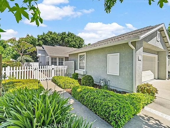 3rd image of 942 Bluebell Way