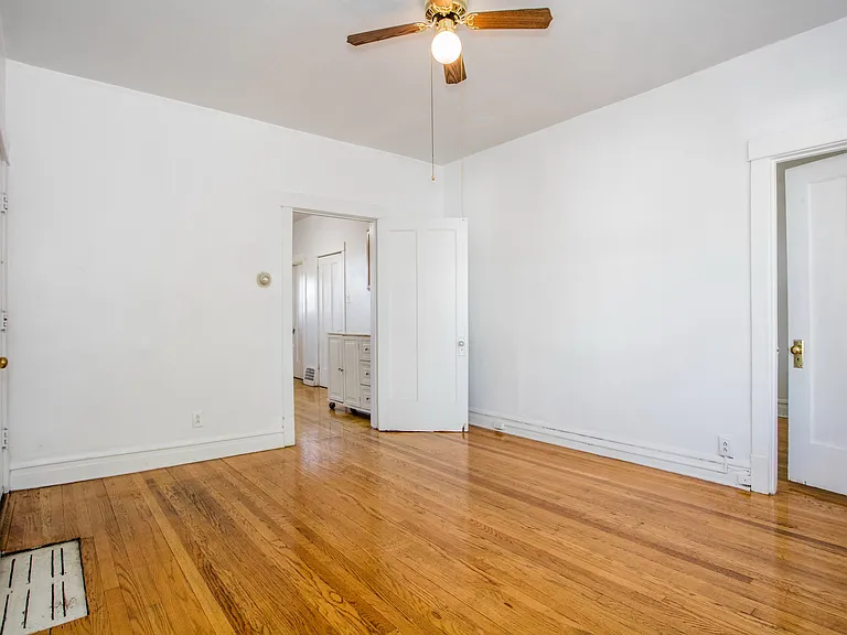 4636 W Barry Ave #1 — Photo 14