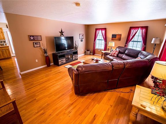 2nd image of 32958 Carpenter Dr