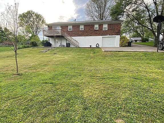 5th image of 132 Estes Dr