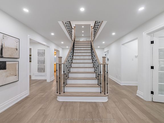 3rd image of 17 Sleepy Hollow Ln