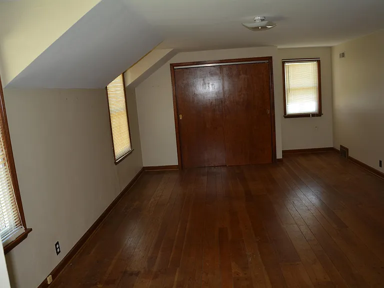 Main bedroom, upstairs, across front of the house.