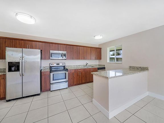 5th image of 592 NE 150th St #1