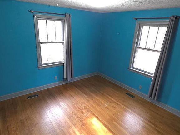 5th image of 2052 Cedar Rd