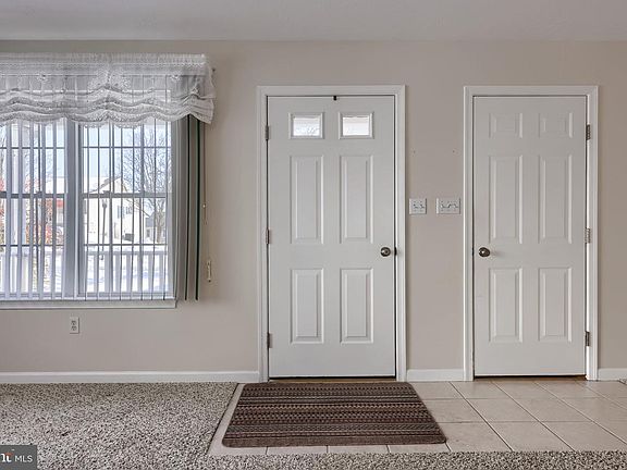 3rd image of 6834 Seneca Ridge Dr