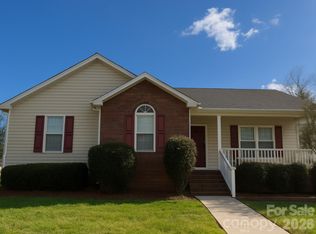 124 E Iowa Ave, Bessemer City, NC 28016