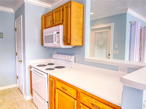 3rd image of 2218B 1st Ave