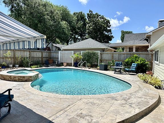 3rd image of 826 Greenbelt Dr