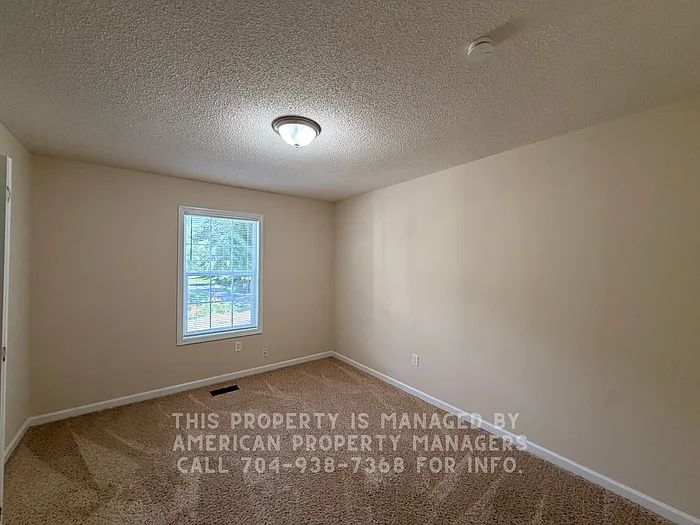 901 Hoke St — Photo 10