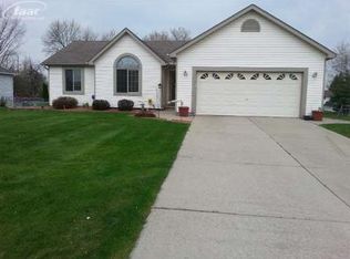 4448 Edge Way, Grand Blanc, MI 48439