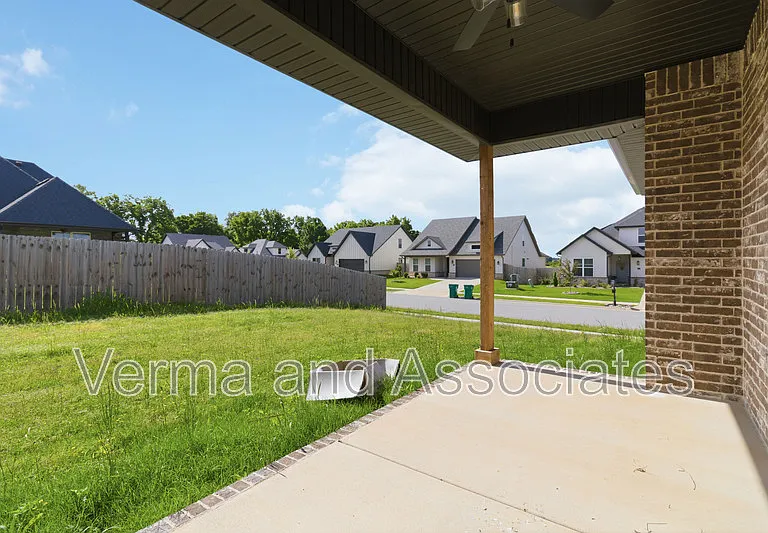 1240 Mammoth St — Photo 35