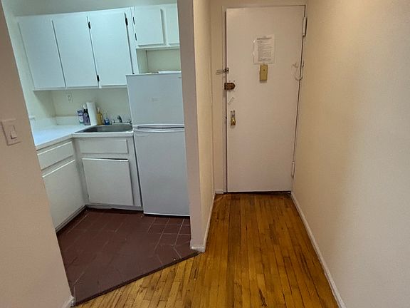 2nd image of 336 E 95th St APT 3A
