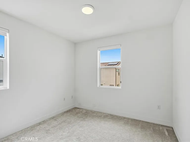 208 Yerba — Photo 36