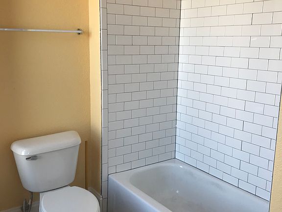 3rd image of 1720 W North Ave #5