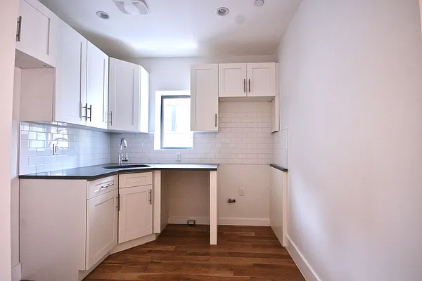 Rented by Makover Group Inc | media 42