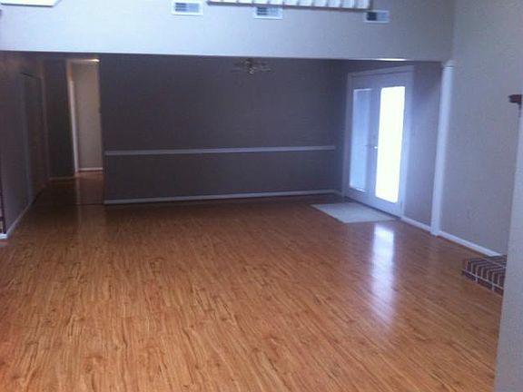 4th image of 4021 Topaz Ln