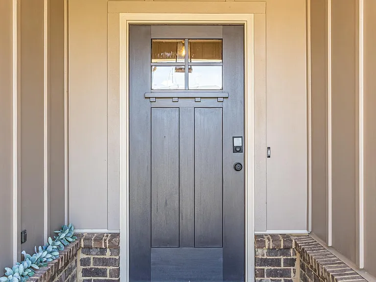 Tallulah Dr — Photo 4