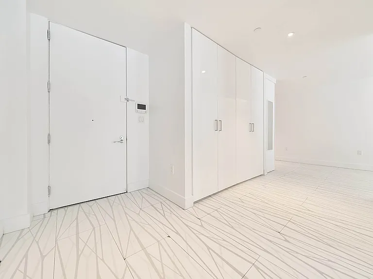 329 Pleasant Ave #1B — Photo 6