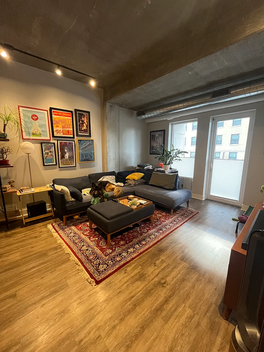 Building Photo - 3818 N Broadway St #207