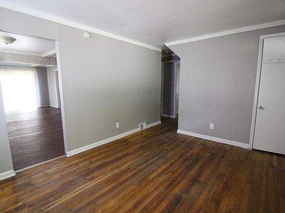 4th image of 13055 Couwlier Ave