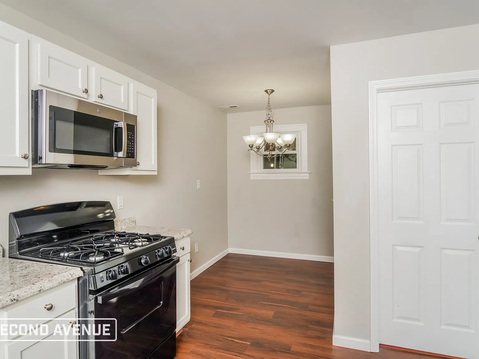 3 bed, 2.0 bath, 1393 sqft, $1,195 — Photo 3