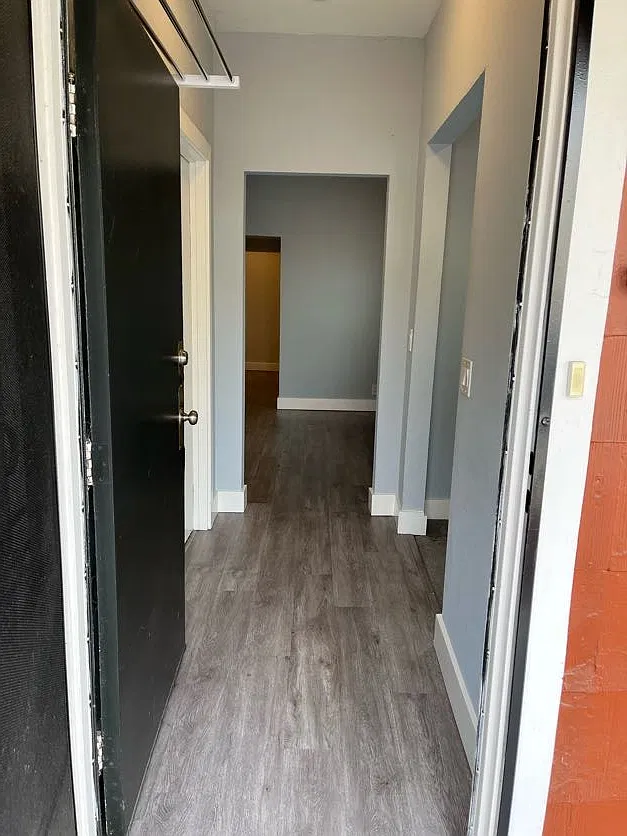 3 bed, 1200 sqft, $4,800 — Photo 2
