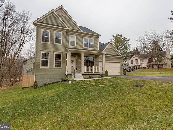 Modern choices selected on this LLA Colonial