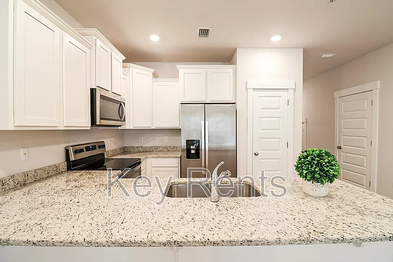 3 bed, 2.0 bath, 1537 sqft, $1,695 — Photo 4