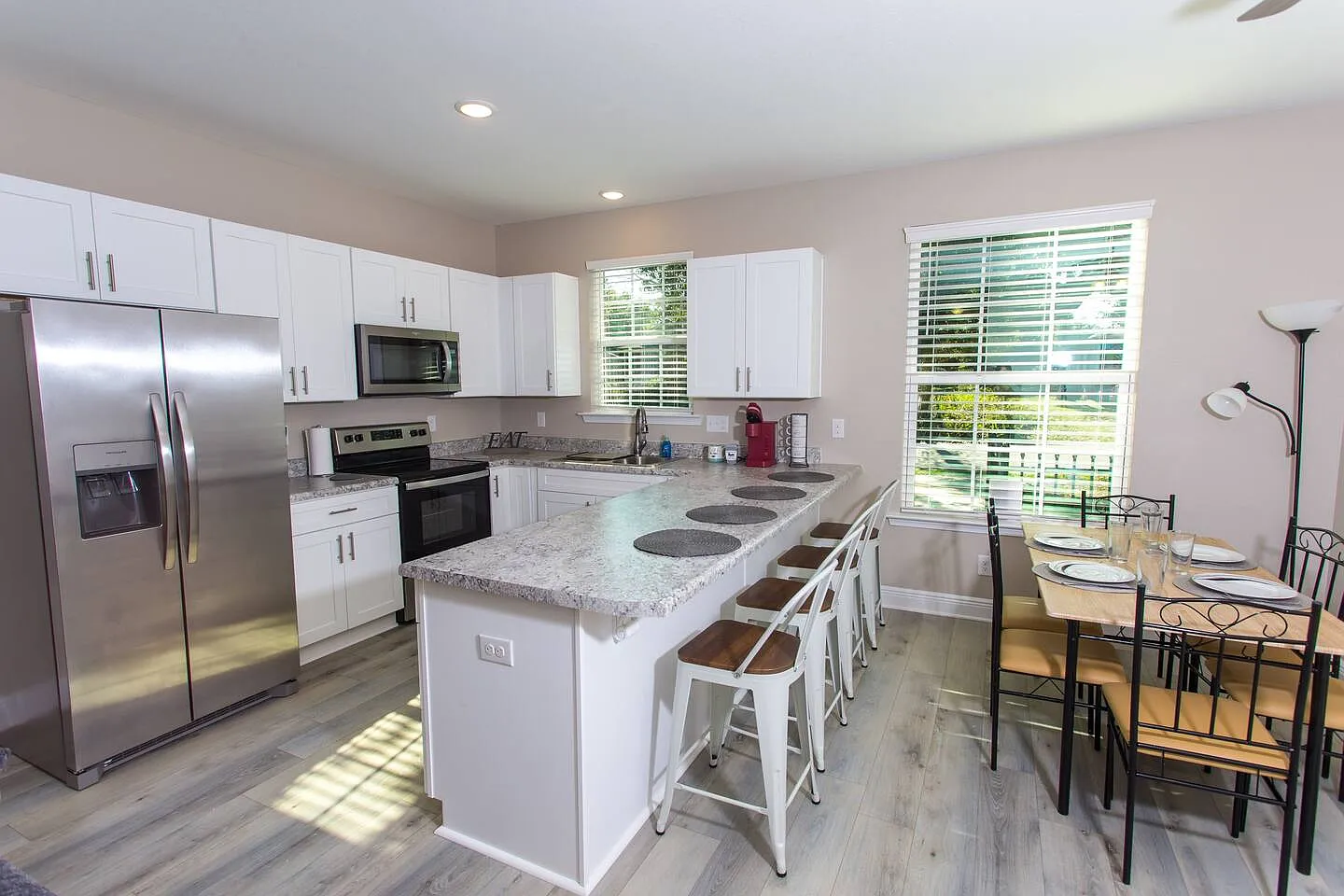 1818 W Gadsden St — Photo 2
