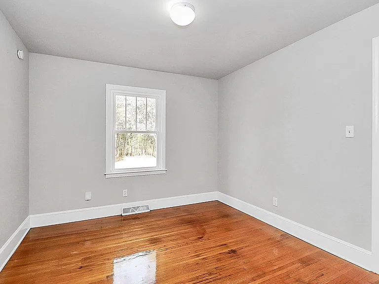 1415 Springwood Ln — Photo 8