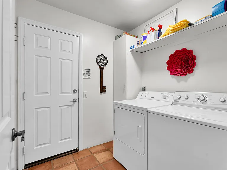 52420 Avenida Juarez — Photo 26