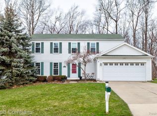 343 Whitney Dr, Rochester Hills, MI 48307