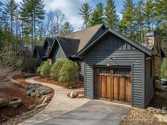 3rd image of 3201 Donahue Dr