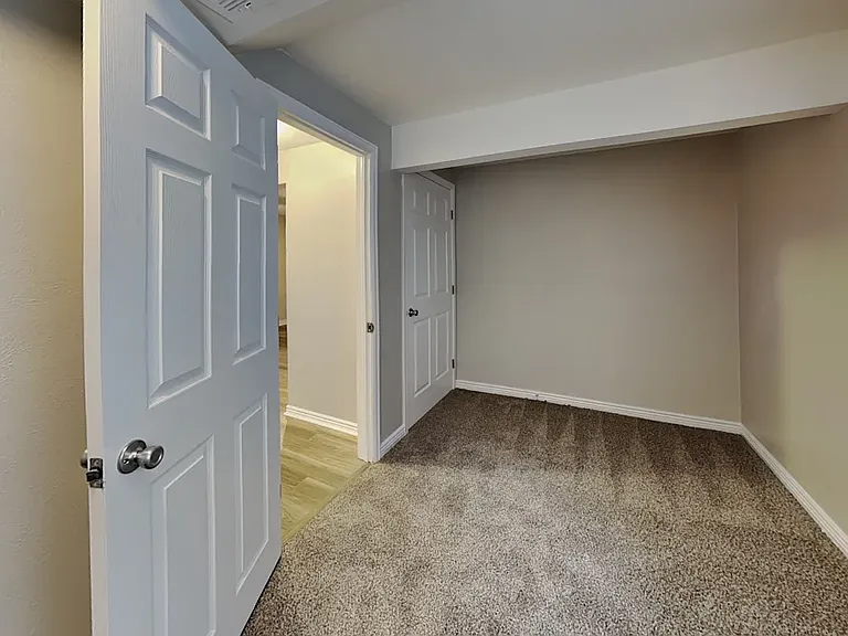 5005 S Richfield Cir — Photo 8